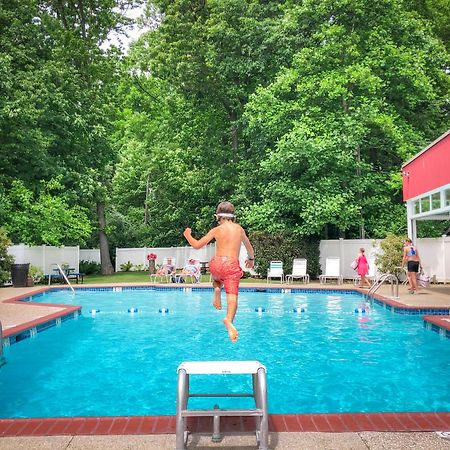 Отель Sun Retreats Lancaster County Narvon Экстерьер фото