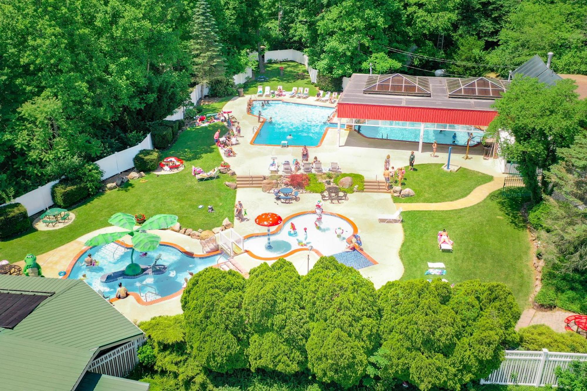 Отель Sun Retreats Lancaster County Narvon Экстерьер фото